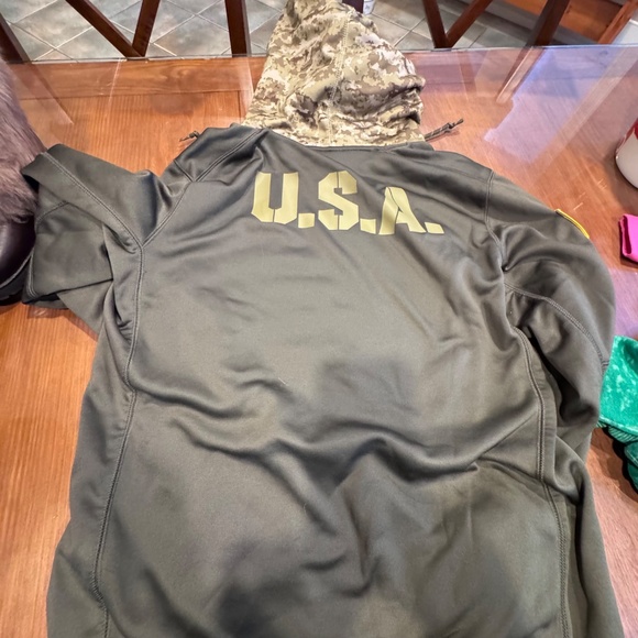 Nike Patriots Football Sweatshirt. Mens Small - Picture 2 of 3